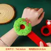 Boneca de Pelúcia de Natal Argola de Pressão Desenho Animado Fofo Papai Noel Pulseira Brinquedo Atacado Pequenos Presentes para Crianças