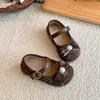 Zapatos de Piel Pequeños para Niñas 2026 Primavera y Otoño Nuevos Zapatos Mary Jane Zapatos de Princesa para Niña Pequeña con Moño y Cierre de Velcro Planos de Moda