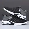 Tênis Esportivo Masculino para Dropshipping Transfronteiriço com Amortecimento a Ar e Solado Macio, Tênis Casuais para Primavera, Sapatos Fly-Knit Respiráveis e Absorventes de Choque para Homens