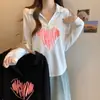 Camiseta Polo de Manga Larga con Cuello Corazón para Mujer Talla Grande, Estilo Coreano, Diseño Holgado, Estampado de Letras, Top Adelgazante