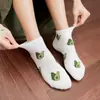 Calcetines de mujer primavera y verano aguacate calcetines japoneses fruta calcetines bajos de barco para mujer venta al por mayor de fábrica exclusivo transfronterizo