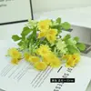 Buquê de Flores da Primavera com Margaridas, Flores Silvestres, Buquês de Crisântemos, Enfeites de Decoração para Casamentos em Casa, Flores Artificiais de Alta Qualidade para Atacado
