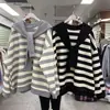 [con Chal] Sudadera Fina de Manga Larga y Cuello Redondo Talla Extra Grande 150 kg para Mujer, Primavera y Otoño, Corte Holgado, Top Rayado que Reduce la Edad para Mujeres de Tallas Grandes