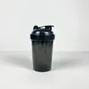 Fábrica 500ML vaso agitador de arco de doble cara con filtro vaso de plástico vaso para fitness al aire libre proteína en polvo