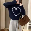 Novo suéter de malha com gola redonda, retalhos de renda em formato de coração para outono e inverno, estilo coreano suave, suéter feminino jovem e versátil