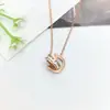 Collar de Acero Inoxidable para Mujer Joyería de Nicho Versátil Colgante de Cobre Cadena Elegante para Clavícula Joyería Cadena de Lujo Ligero
