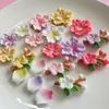 Nuevos accesorios DIY de flor de melocotón de resina rosa, pegamento de crema, agujero para zapatos, funda de teléfono móvil, accesorios para el cabello, material de pegatina para refrigerador, venta al por mayor