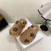 Pantuflas de Algodón Otoño Invierno Estilo Nuevo Punta Cerrada Suela Suave Pantuflas Peludas 2026 Mujer Cálidas Cómodas de Interior Antideslizantes Suela Gruesa Hogar