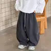 Calça de Moletom Algodão Little Shop para Meninos Calças de Outono Infantis 2026 Novo Estilo Coreano Tricô Sportswear Roupas Infantis Conjunto com Capuz Tendência