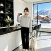 Outono/Inverno 2026 Novo Estilo Toque de Pele Gola Alta Curta Jaqueta de Algodão Quente Feminina Estilo Coreano Moda Casual Petite Outerwear