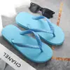 Chanclas Tailandia Singapur Malasia para Hombre y Mujer de Tres Correas de Goma Antideslizantes Resistentes al Desgaste Resistentes al Olor Sandalias Vietnamitas Zapatos de Playa