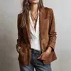 Chaqueta de Otoño Transfronteriza Europea y Americana 2025 para Mujer Elegante Chaqueta de Gamuza Marrón con Bolsillo de Solapa Pantalones y Botones