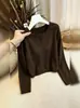Blusa de tricô vazado com atmosfera de outono para mulheres, estilo curto, para pessoas petite, solta e modeladora, top casual de manga longa para usar por baixo