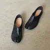 Mocassins Retro de Dedo Dividido Casco de Cavalo para Mulheres, Novo Estilo Primavera Inicial 2026, Uso Externo, Aumento Interno de Altura, Sapatos de Couro Slip-On com Solado Grosso