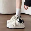 Zapatillas blancas versátiles para mujer, nuevos zapatos de otoño 2026, zapatillas deportivas casuales, mocasines de estilo universitario de suela gruesa de moda