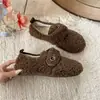 Zapatos de piel versátiles elegidos por el corazón para mujer, nuevo estilo de zapatos de algodón de suela plana para mujer, moda de invierno 2026, zapatos de mujer con felpa, zapatos de conducción