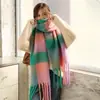 Bufanda de Cuadros Cálida de Contraste para Otoño e Invierno, Chal Grande con Borlas, Bufanda Larga Suave tipo Cera de Imitación Cachemir para Hombres y Mujeres, Pareja