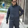 Fleece forrado otoño e invierno multibolsillos impermeable cortavientos táctico casual para exteriores cálido ropa de trabajo con cuello alto