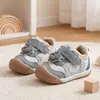 Zapatos de Invierno Gruesos de Cuero Cálidos para Bebés y Niños Pequeños Antideslizantes Suela Suave Zapatos de Algodón para Niños y Niñas de 1-3 Años Zapatos para Bebés de un Año