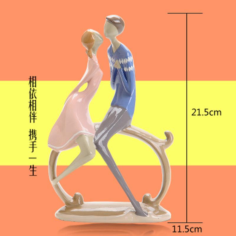 无脸情侣雕像摆件