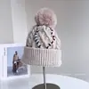 Gorro de Moda Tejido a Mano con Rayas de Bloques de Color para Mujer, Gorro de Punto Versátil Casual de Invierno, Gorro Cálido Protector de Orejas, Moderno