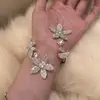 Pulsera Abierta Estilo Palacio de Lujo Ligero Transfronteriza Incrustada de Diamantes con Flor, Moderna y Única, Pulsera Súper Brillante, Joyería Versátil y de Alta Gama