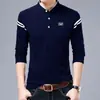 Camiseta de algodón de manga larga para hombre cuello liso color sólido joven y de mediana edad coreana ajuste slim camiseta interior ropa de otoño guapa venta al por mayor para hombre