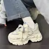 Sapatos Leves Femininos com Design de Borboleta, Dad Shoes, Estilo Trendy Ins, Novo Modelo Popular 2026, Sapatos Femininos de Outono, Tênis de Solado Grosso para Mulheres