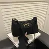 Moderna Lazo 2025 Nuevo Estilo Coreano Color Sólido Gran Capacidad Elegante Bolso de Hombro o Axila para Viajes Diarios para Mujer