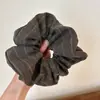 Scrunchie Prensado Listrado Versátil Retro Coreano 2025 Novo Tecido Texturizado Alta Elasticidade Elástico de Cabelo Acessório de Cabelo para Mulheres