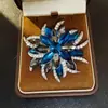 Broches de Cristal Imitação de Alta Venda Europeus e Americanos para Mulheres, Broches de Flor e Animal Exquisitos de Alta Qualidade, Broches de Terno Modernos e Elegantes