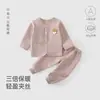 Ropa de bebé otoño e invierno Clase A conjunto cálido de tres capas separado top y pantalones para recién nacido ropa de bebé de otoño