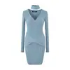 Vestido de Tricô Feminino Petite com Decote V e Mangas Longas 2026 Chegada Nova de Outono Cintura Marcada Emagrecedor Saia que Molda o Quadril Estilo Elegante Tendência