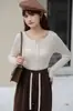 Camiseta básica de cuello alto para mujer, nuevo estilo de otoño, suéter dulce, corte ajustado, estiliza la figura, para llevar por dentro, top de punto para mujer, gris