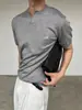 Camisa Polo de Verano para Hombre de Peso Pesado Blanca Pura con Cuello Henry, Camiseta de Manga Corta con Cuello en V, Camiseta Elegante de Manga Corta Ajustada