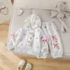 Conjunto de Lã para Meninas 2025 Novo Estilo Crianças Inverno Bebê Menina Outono e Inverno Com Capuz Fashionável Conjunto de Duas Peças para Entrega