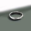 Anillo de dedo índice para hombre con línea retorcida de letra de moda estilo coreano personalidad temperamento anillo abierto único ola retorcida venta al por mayor