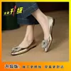 Sapatilhas Quadradas com Fivela de Strass Prata 2026 Novos Sapatos Femininos Planos de Bico Quadrado