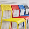 Fabricante de sillas de comedor casuales minimalistas modernas suministra silla con respaldo silla de plástico con agujero silla para estudiantes de dormitorio silla de mesa de comedor