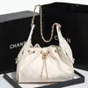 2026 Bolso Tote Acolchado Vintage de Mezclilla Lavada Estilo Chanel Pequeño con Cadena DIY, Gran Capacidad Bolso de Hombro