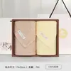 Jialiya Toallas de Algodón Puro Paquete de Dos Caja de Regalo Souvenir Toalla Facial para el Hogar Regalo de Bienestar para Empleados Se Puede Bordar con Logo