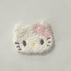 Capa Única tamaño pequeño Peluche KT Cat Pieza DIY Material Hecho a Mano Ropa Calzado Accesorios Venta al Por Mayor Sombrerería Decoración Carcasa Teléfono Móvil