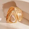 Pulseira Aberta Geométrica com Recortes Assimétricos Metálica Europeia e Americana Simples Estilosa Nicho Elegante Joia de Mão de Alto Padrão para Mulheres