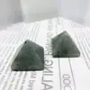 Adornos de pirámide de cristal de piedra natural directo de fábrica decoración de escritorio de oficina Artesanía de la fortuna Productos de corte de piedra