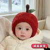 Gorro de Bebé Cálido de Moda Estilo Apple en Rojo para Año Nuevo, Gorro Unisex para Exteriores que Protege los Oídos, Imprescindible para Bebés