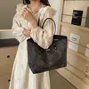 Bolso Tote de Gran Capacidad de Moda Estilo Coreano Bolso de Viaje de Moda Bolso de Hombro Versátil Nuevo de Verano 2025 para Mujer