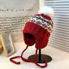 Novo chapéu de lã japonês vintage da Coreia do Sul aquecido com proteção para as orelhas, chapéu de tricô jacquard com pompom feminino para outono e inverno