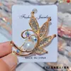 Broche de Mariposa Hueca con Diamantes AB Iridiscentes para Mujer, Pin de Mariposa de Diamantes Lujoso a Todo Color para Trajes y Abrigos, Broche Elegante y Lujoso