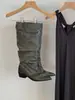 Botas de montar vintage europeas y americanas de punta, plisadas, de pierna ancha, hasta la rodilla, con decoración de hebilla de cinturón