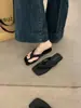 Chinelos de Moda Estilo Coreano com Solado Macio para Mulheres Verão Uso Externo 2026 Nova Moda Sandálias com Tira entre os Dedos Estampa de Leopardo Tendência